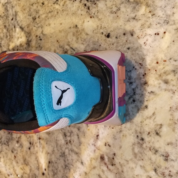 Puma - Picture 4 of 5